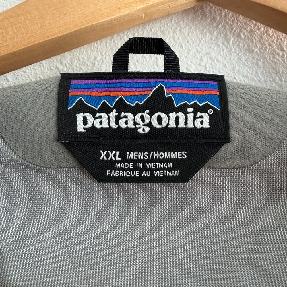 Patagonia Men's Navy Raincoat - Picture 2 of 5